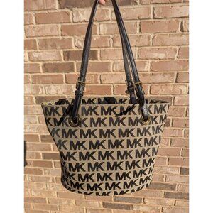 Michael Kors MK Signature Jet Set Medium Tote Bag Canvas/Leather 38T2YTTT2J